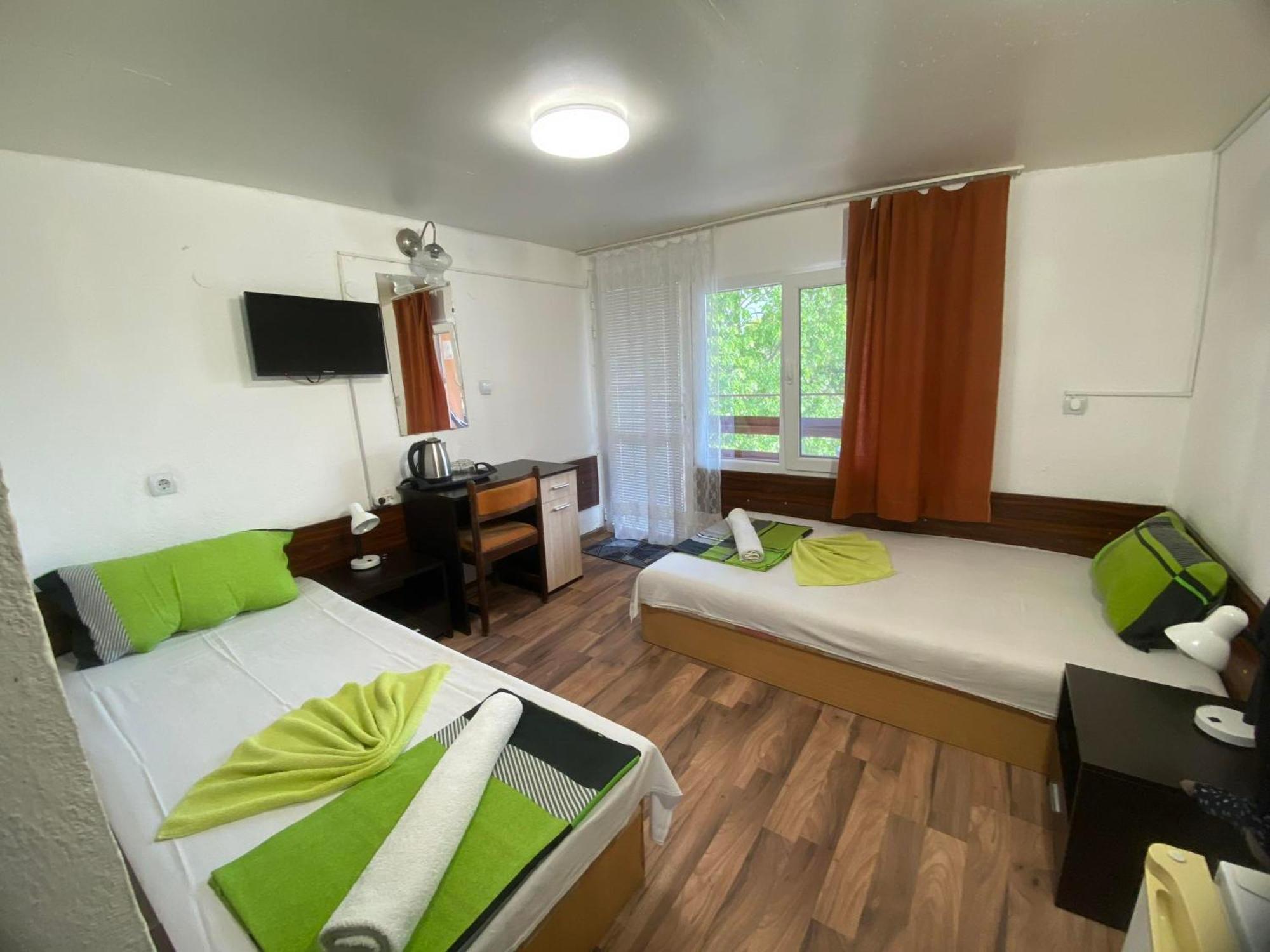 Family Hotel Julian Kranevo Extérieur photo