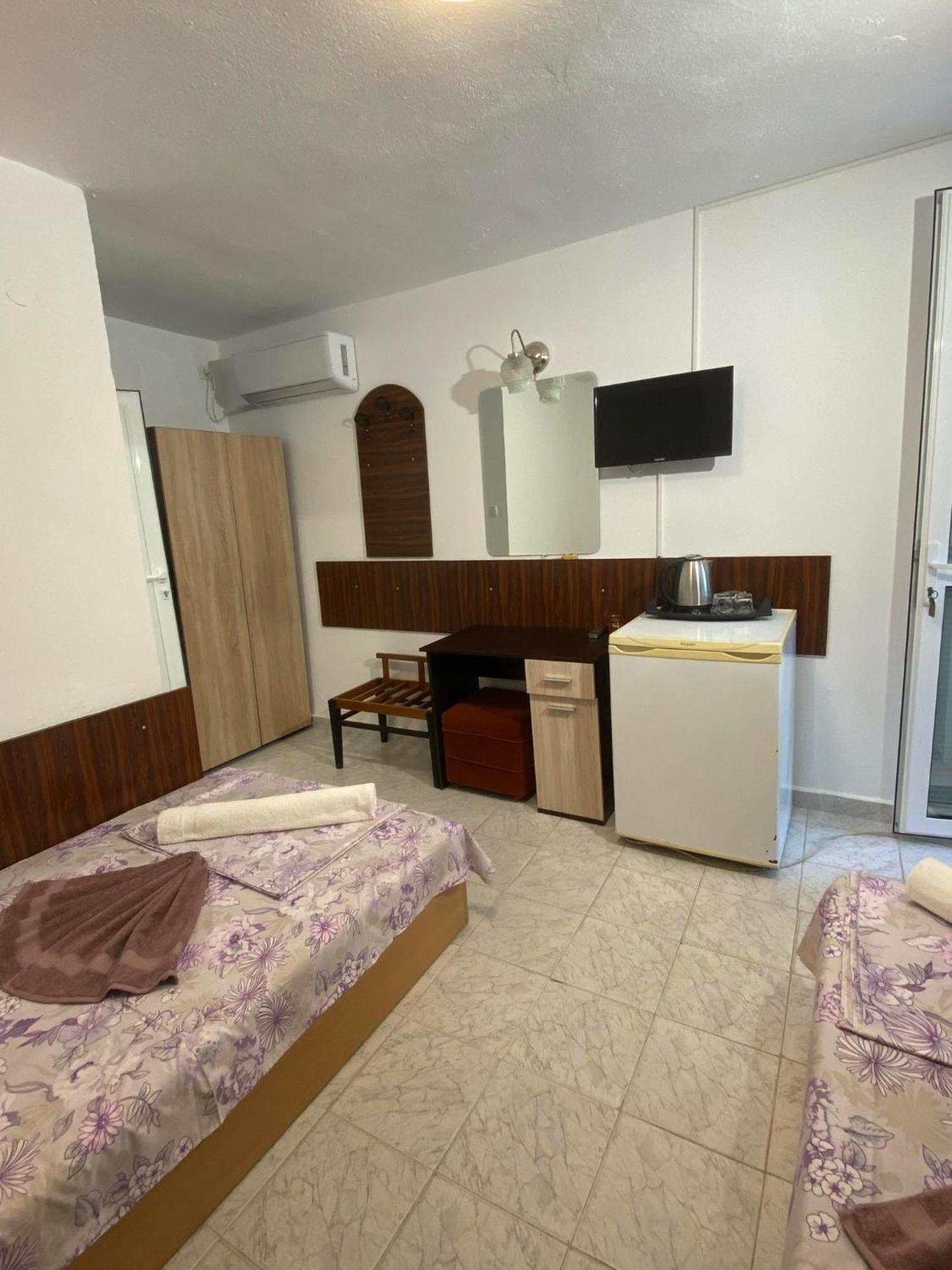 Family Hotel Julian Kranevo Extérieur photo