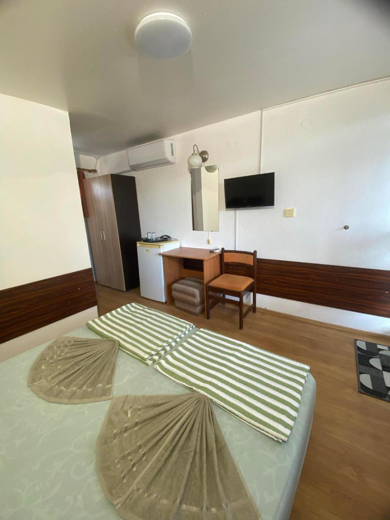Family Hotel Julian Kranevo Extérieur photo