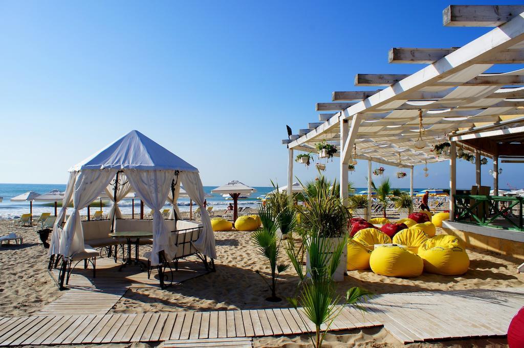 Family Hotel Julian Kranevo Extérieur photo